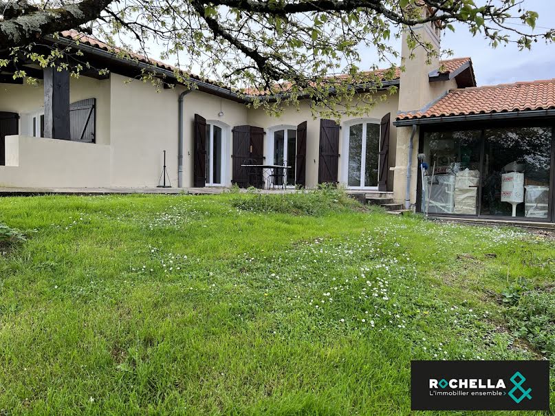 Vente maison 5 pièces 123 m² à Marcillac-Lanville (16140), 222 600 €