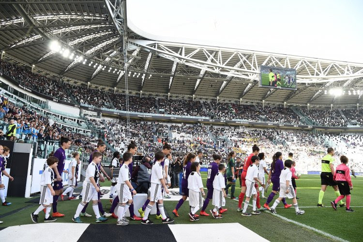 "Juventus heeft een groep die 50 wedstrijden meer speelde, Ajax heeft een ploeg goeie kinderen"