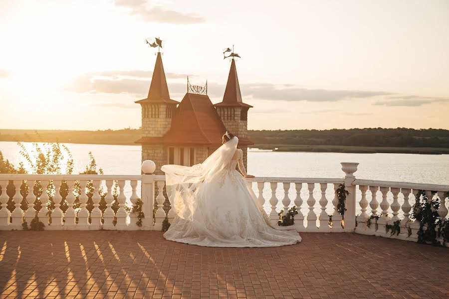 Fotógrafo de casamento Viktoriya Sklyar (sklyarstudio). Foto de 12 de outubro 2021