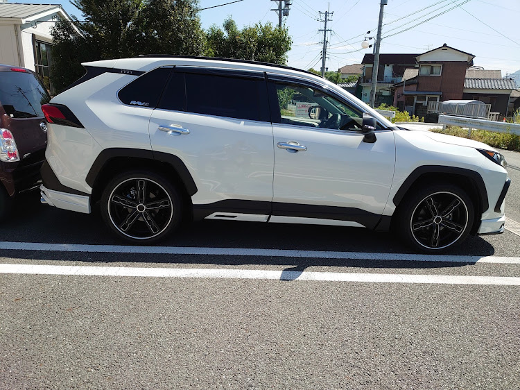 RAV4のアスおじ🤗さんが投稿したカスタム事例の投稿画像3枚目
