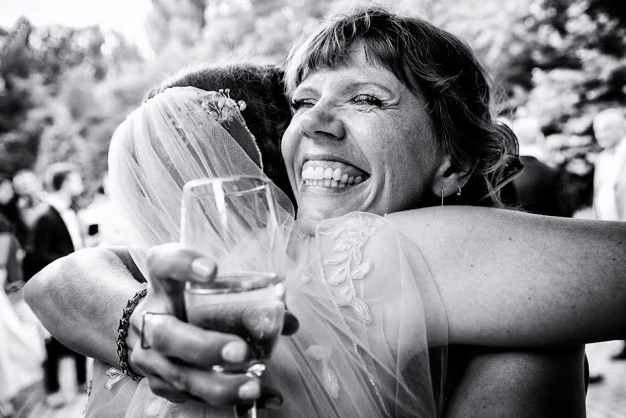 Fotografo di matrimoni Melinda Guerini (temesi). Foto del 17 luglio 2019