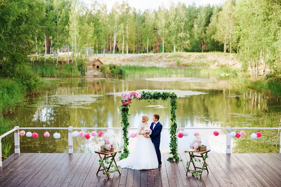 Fotógrafo de casamento Ilona Shatokhina (i1onka). Foto de 16 de abril 2016