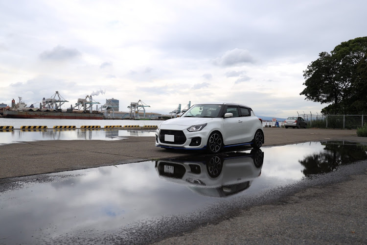 スイフトスポーツのプリウスZVW30・フォロワーさんとコラボ・大分市・これからもよろしくお願いいたします🤗🚘・いつもいいねありがとうございます😊に関するカスタム事例の投稿画像3枚目