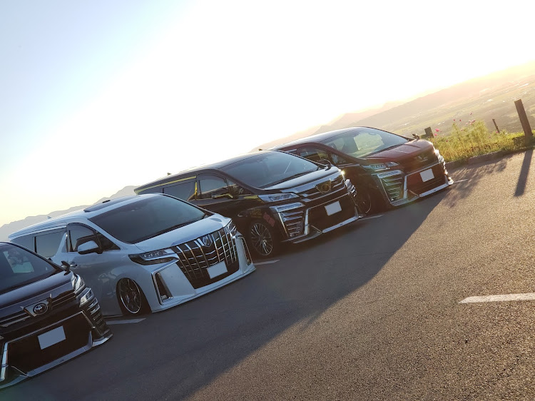 ヴェルファイアの北の赤いのは化け物か👀…と、呼ばれたい(笑)・赤・赤ホイ・自由研究・自分も赤に…に関するカスタム事例の投稿画像7枚目