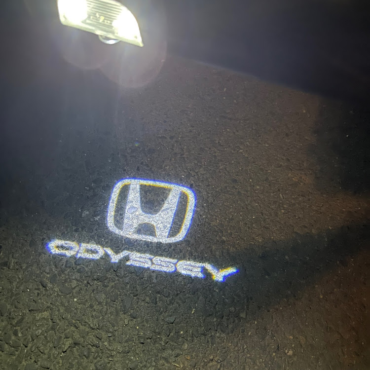 オデッセイのカーテシランプ・オデッセイRB1・HKS車高調・DIYに関するカスタム事例の投稿画像1枚目