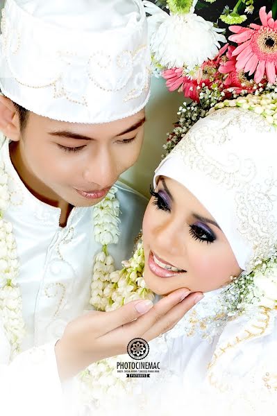 Wedding photographer Haris Sujatmiko (photocinemac). Photo of 15 May 2018