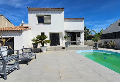 Maison avec piscine et terrasse 19