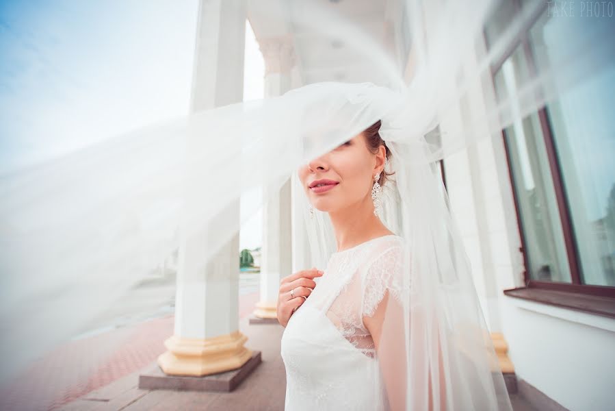 Fotógrafo de casamento Anastasiya Shvedkova (takephoto). Foto de 1 de outubro 2017