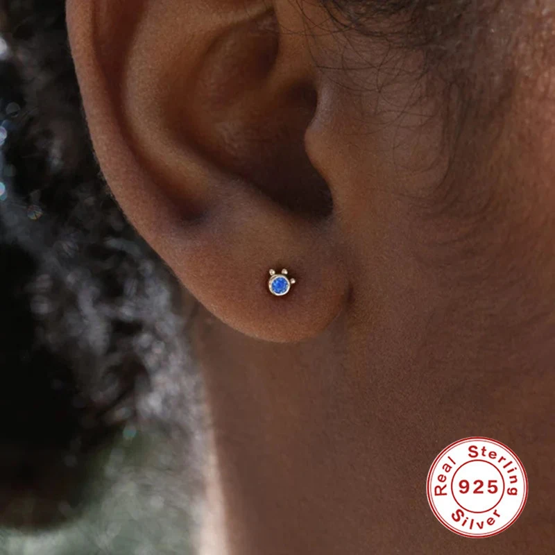 Boucles d'oreilles généreuses en saphir empreinte de patte de chat en argent sterling S925