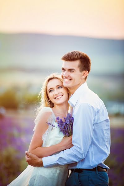 Fotógrafo de casamento Olga Semenova (olgasemenova). Foto de 17 de março 2017