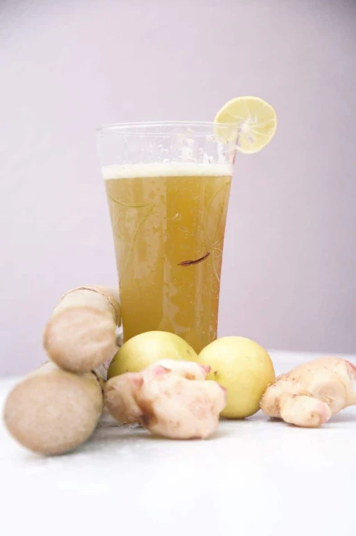 Sugarcane Juice With Ginger And Lemon