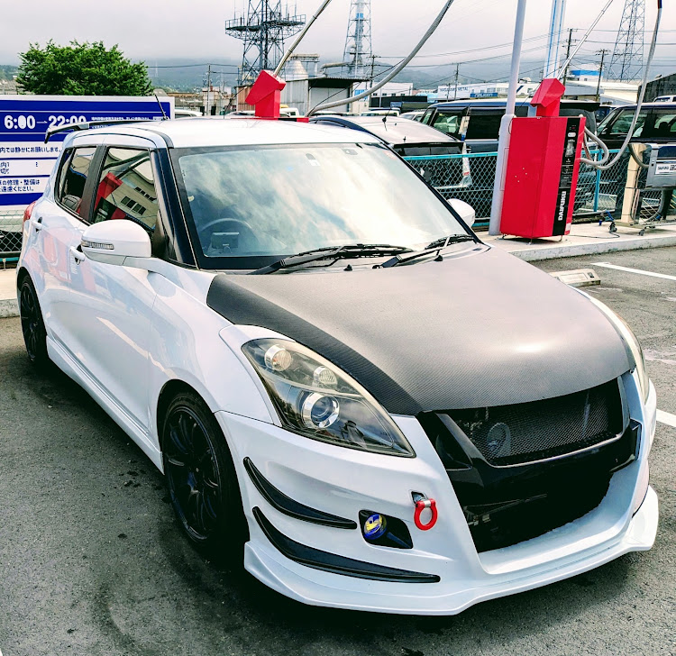 スイフトスポーツのスイフトスポーツzc32s・スイスポ乗りと繋がりたい・洗車に関するカスタム事例の投稿画像1枚目