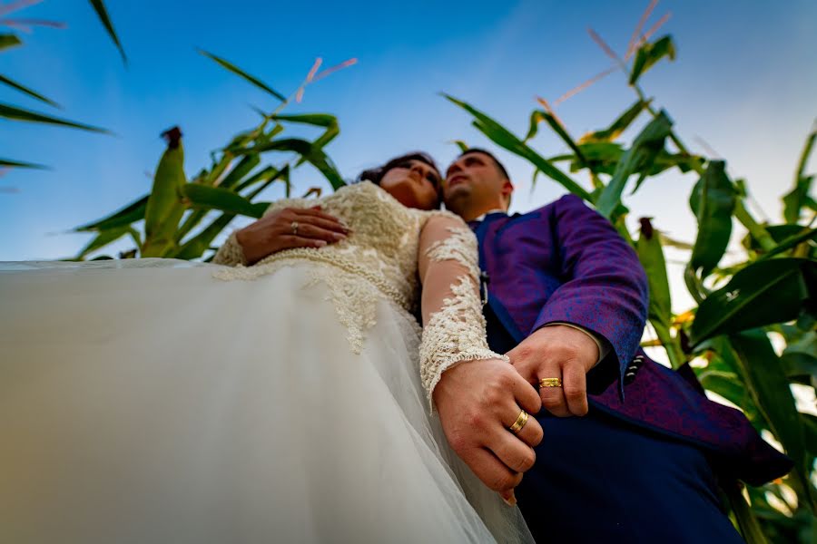 Fotógrafo de casamento Claudiu Mladin (clau). Foto de 6 de agosto 2021