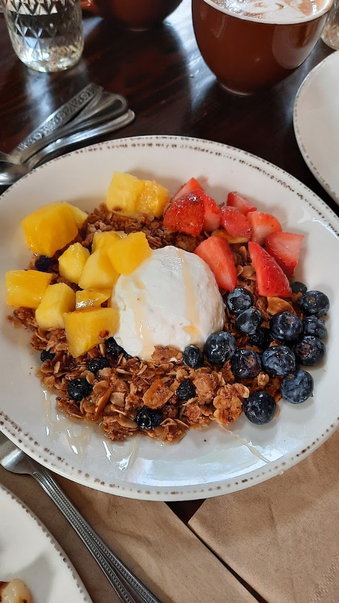 Granola, with fruit, honey, and yogurt