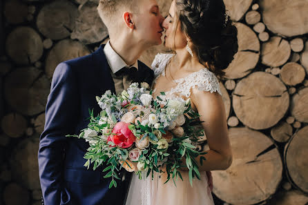 Wedding photographer Irina Gamova (citylifebloom). Photo of 19 August 2019