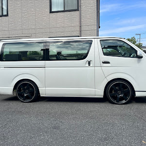 ハイエースバン TRH200V