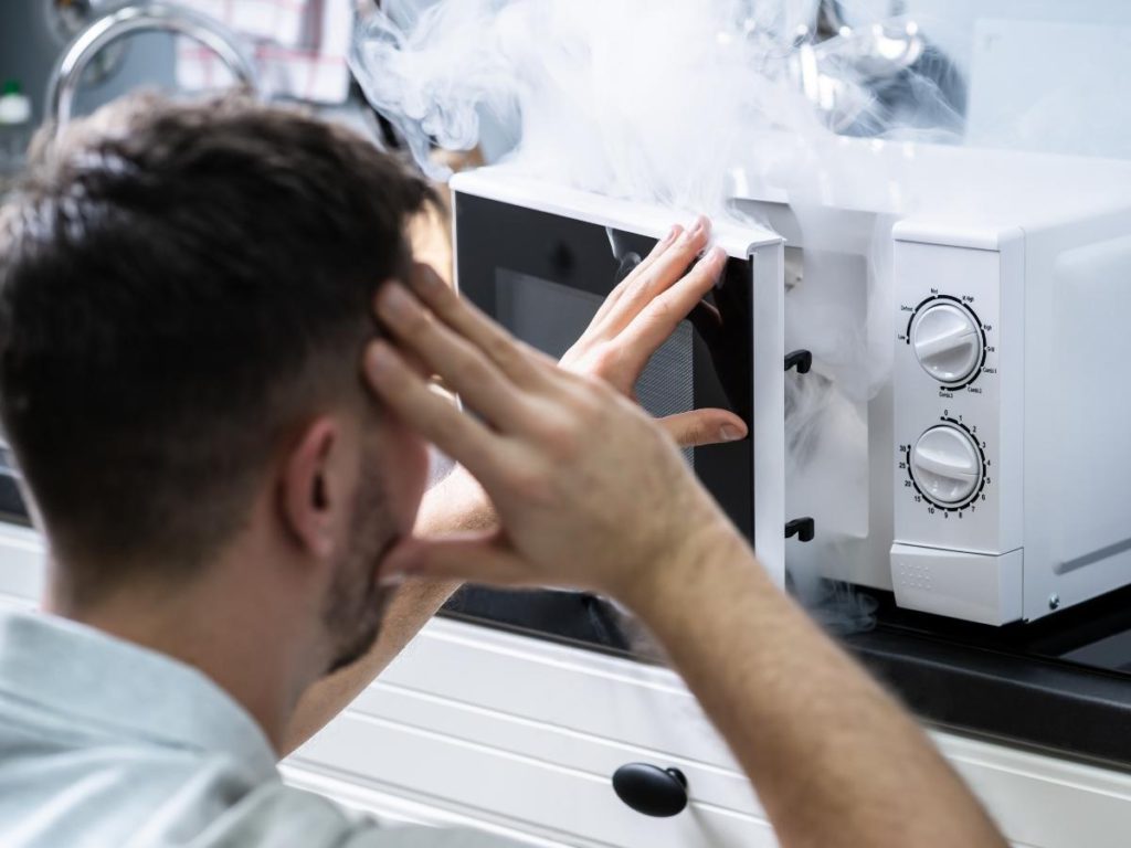 Why Food Smell Lingers in Microwave