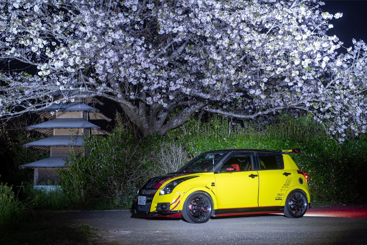 スイフトスポーツの夜桜ライトアップ・撮影会オフ・垂水公園・桜×愛車に関するカスタム事例の投稿画像1枚目