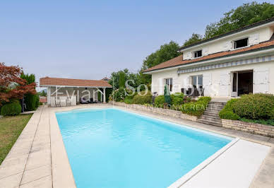 House with pool and terrace 2