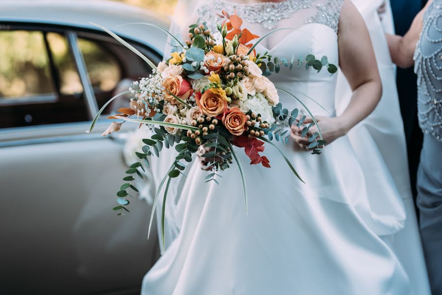 Wedding photographer Fiona Saxton (fionasaxtonphoto). Photo of 10 June 2019