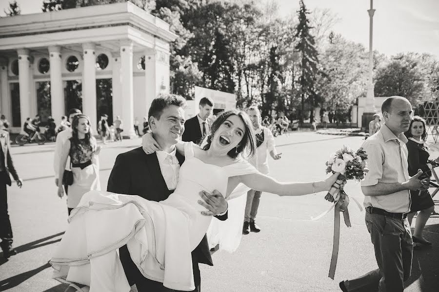 Wedding photographer Aleksandr Byrka (alexphotos). Photo of 27 May 2018