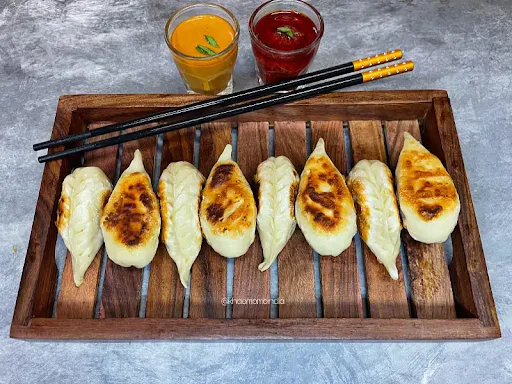 Pan Fried Kothey Chicken & Cheese Momo (8 Pcs)