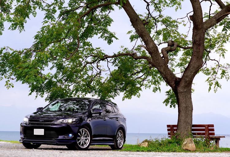 ハリアーの60ハリアー・あのベンチ・とにかくスタンバイOK🕺に関するカスタム事例の投稿画像1枚目