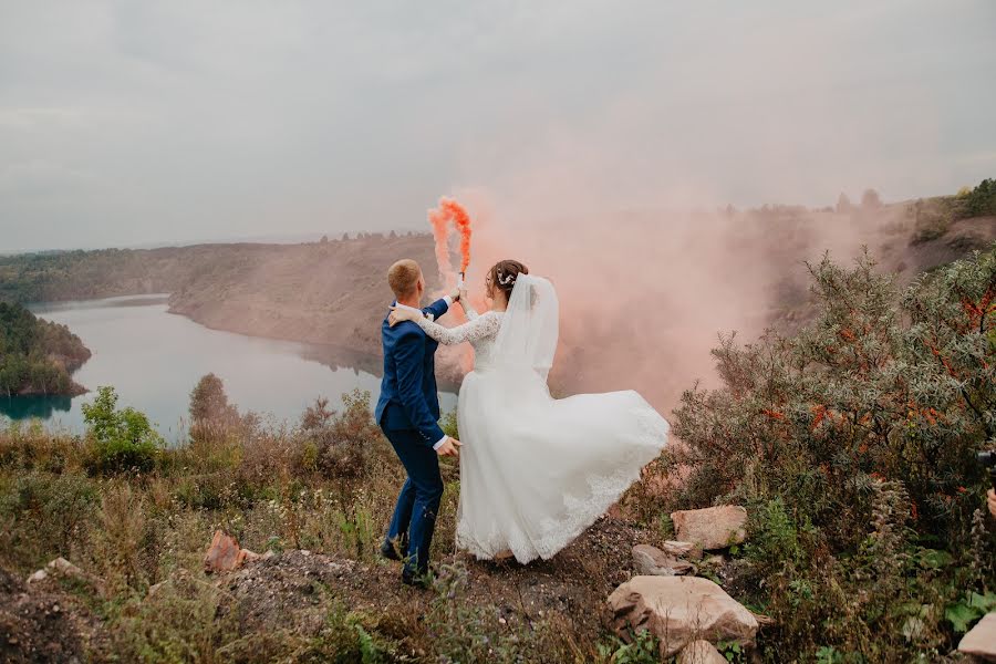 結婚式の写真家Sema Nekryach (photosiberian)。2019 4月7日の写真