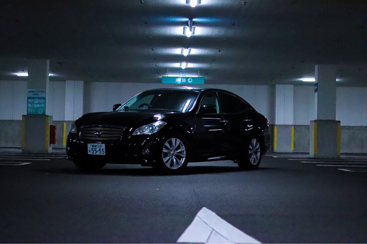 フーガのKY51フーガ・写真ありがとう・#ノーマル・いい加減車高下げたいに関するカスタム事例の投稿画像3枚目