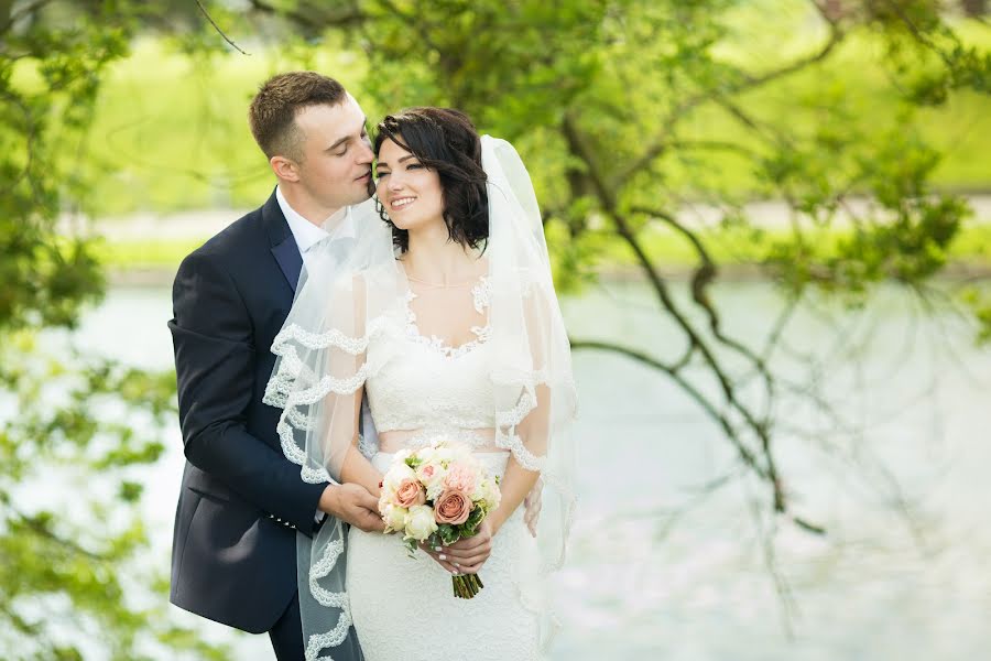 Fotógrafo de casamento Irina Khutornaya (ireewka). Foto de 18 de agosto 2016