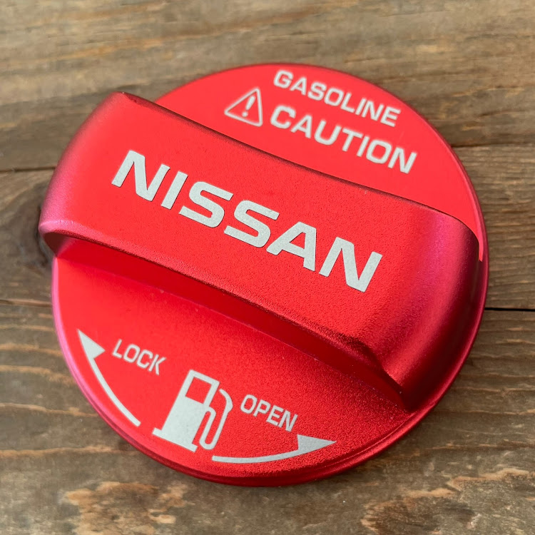 NISSAN GT-RのTRDフューエルキャップ・TRDフューエルキャップカバー・給油キャップカバー アルミ製・フューエルリッドステッカー・エンブレムチューンに関するカスタム事例の投稿画像3枚目