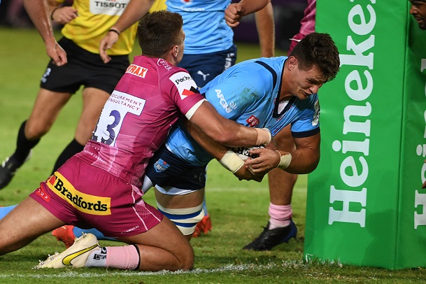 Elrigh Louw of the Bulls crosses to score a try during a Heineken Champions Cup match against Exeter Chiefs at Loftus Versfeld on January 14, 2023 in Pretoria, South Africa.