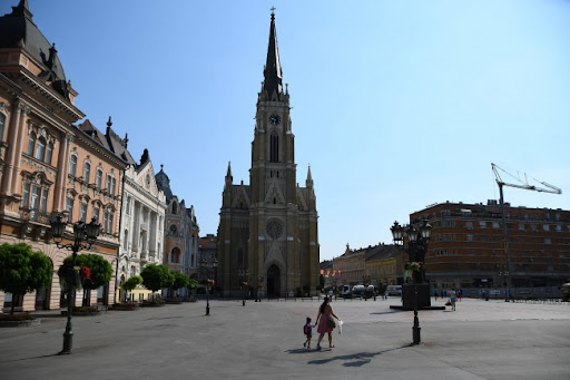 U Srbiji pre podne pretežno sunčano i toplo, uveče kiša sa grmljavinom