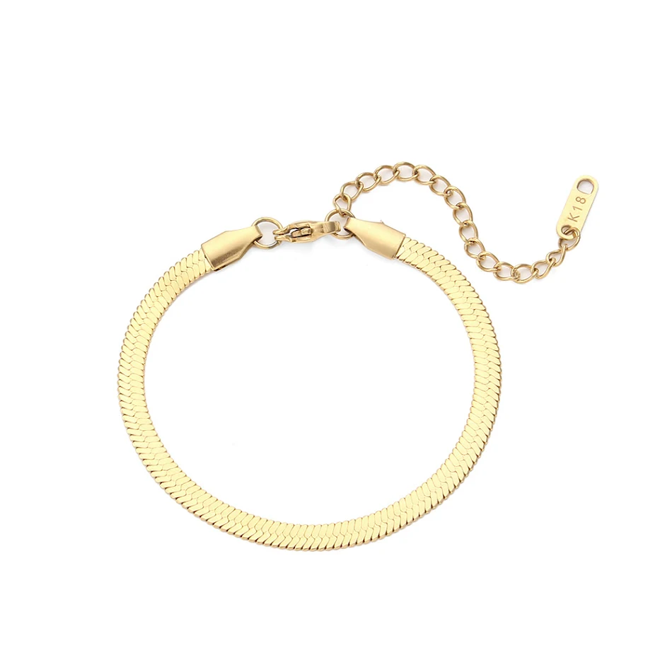 Corrente de cobra simples de aço inoxidável banhada a ouro para mulheres, um acessório elegante e versátil, ideal para uso diário e especial.