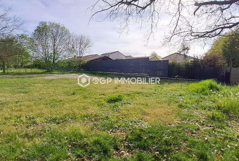  Vente Terrain à bâtir - 677m² à Fronton (31620) 