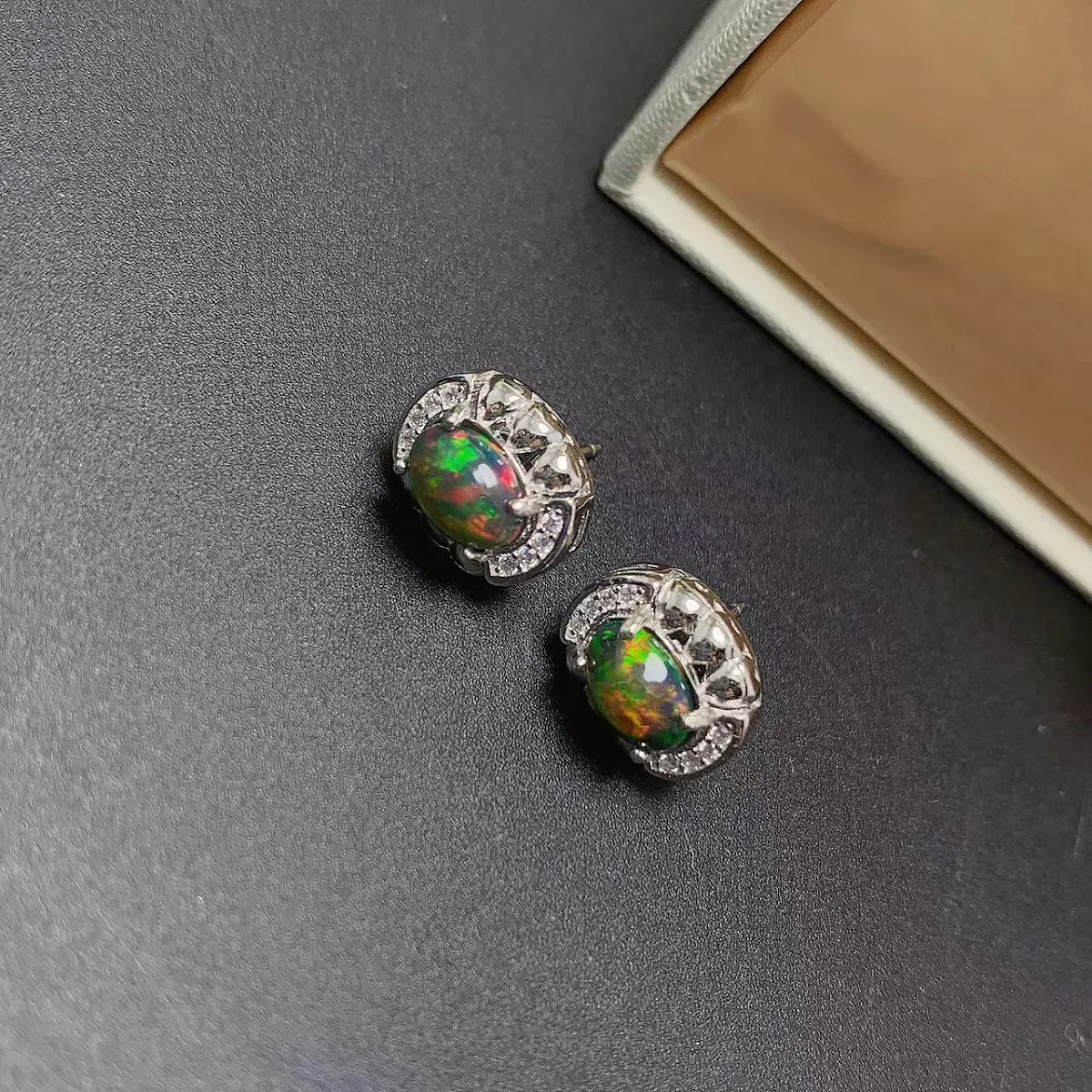 images slider number - 6