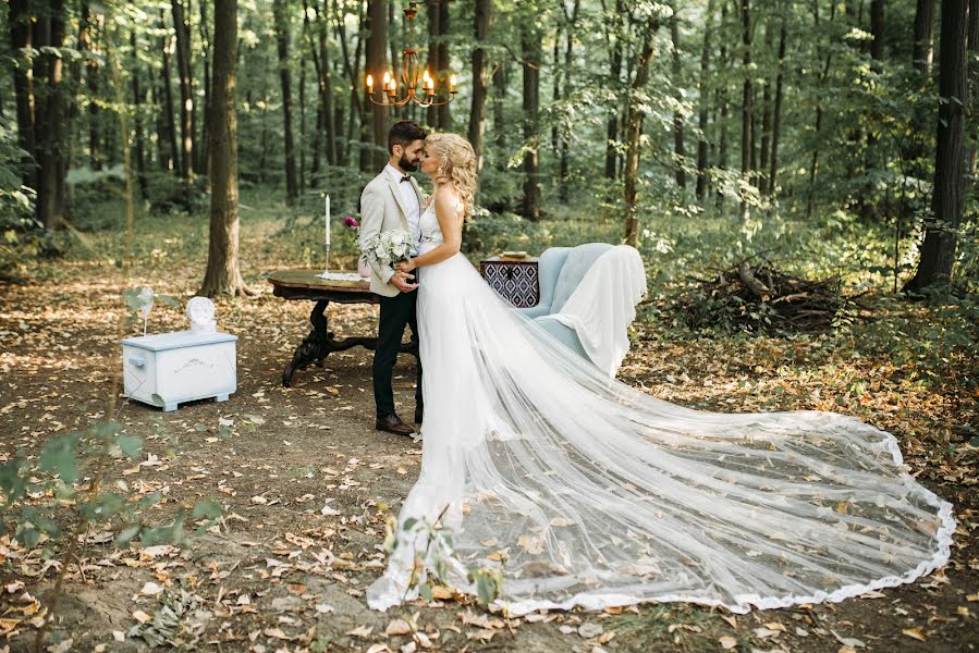 Fotografo di matrimoni Loredana Chidean (loredanachidean). Foto del 5 settembre 2019