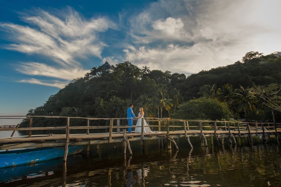 Wedding photographer Arturo Espinoza (plasmartestudio). Photo of 16 August 2019