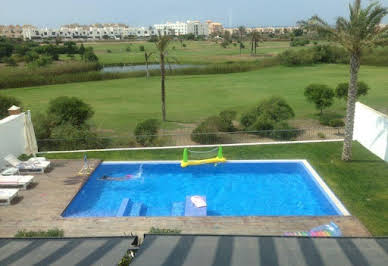 Villa avec piscine et terrasse 1