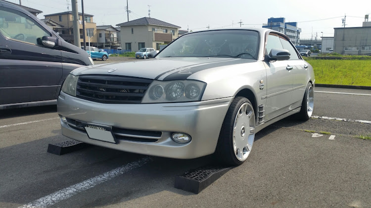 グロリアのDIY・車高調整に関するカスタム事例の投稿画像2枚目