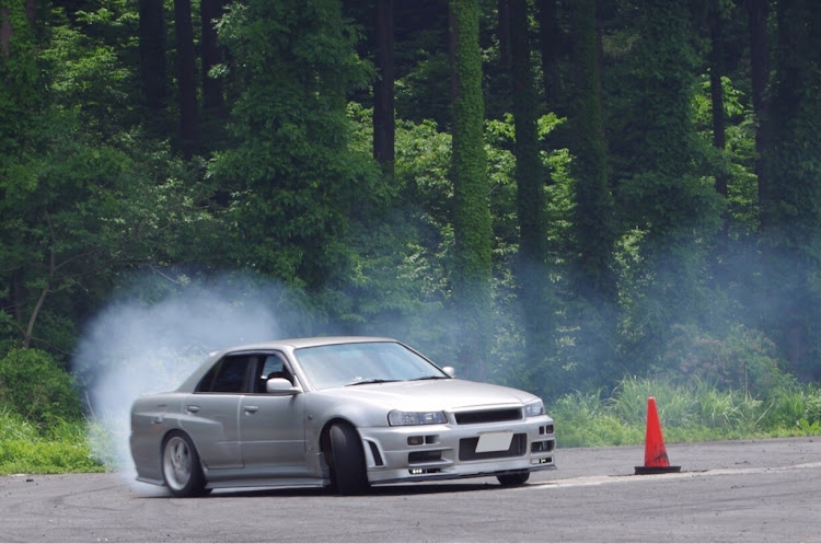 スカイラインのhappyバトン💫・GW・自粛生活・オフ会・ドリフトに関するカスタム事例の投稿画像1枚目
