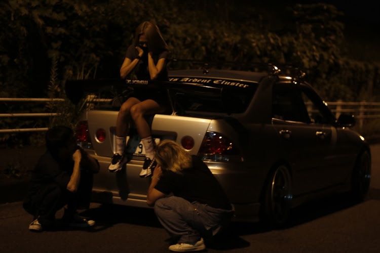 アルテッツァのアルテッツァ最高！・変態は世界を救う・キャンギャル風撮影・アルテッツァコラボローレル・車好きは、変態に関するカスタム事例の投稿画像12枚目