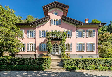 Villa with garden and terrace 4