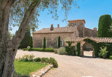 Villa avec piscine et jardin 4