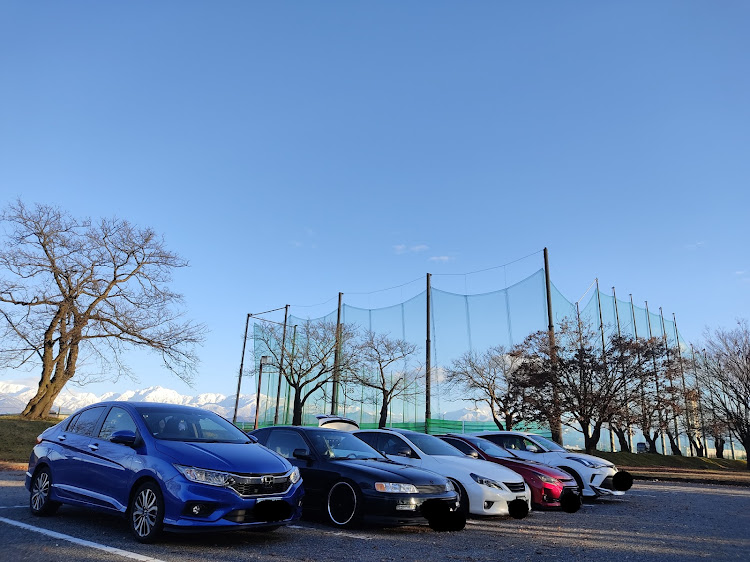 マークXの紅葉と愛車・12月もよろしくお願いします・2021ベストショット・車高調整・赤色マークXに関するカスタム事例の投稿画像4枚目