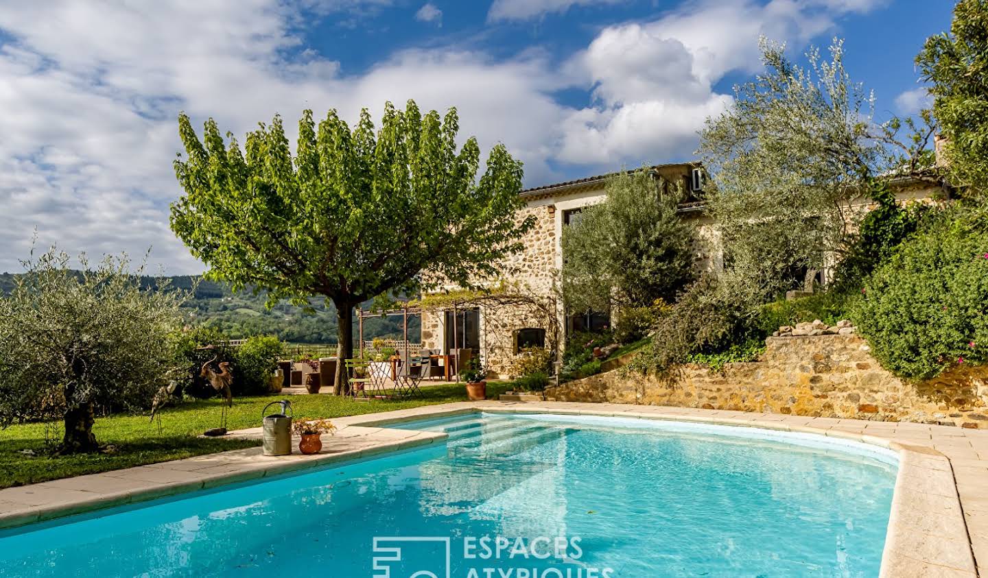 Maison avec piscine et terrasse Toulaud