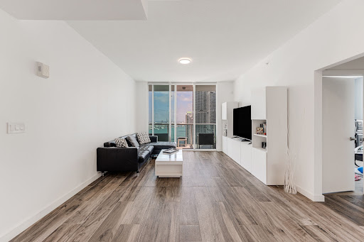 Apartment with pool 5