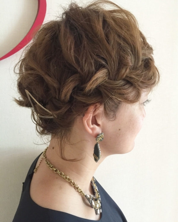 結婚式やパーティーでまわりと差がつくお呼ばれヘアアレンジ集 Trill トリル
