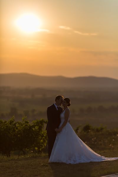 Fotógrafo de casamento Lóránt Kiss (lorantkiss). Foto de 5 de junho 2020