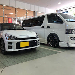 ハイエースバン TRH200V